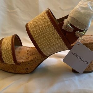 AEROSOLES Tan Wedge Sandals with Natural Finish